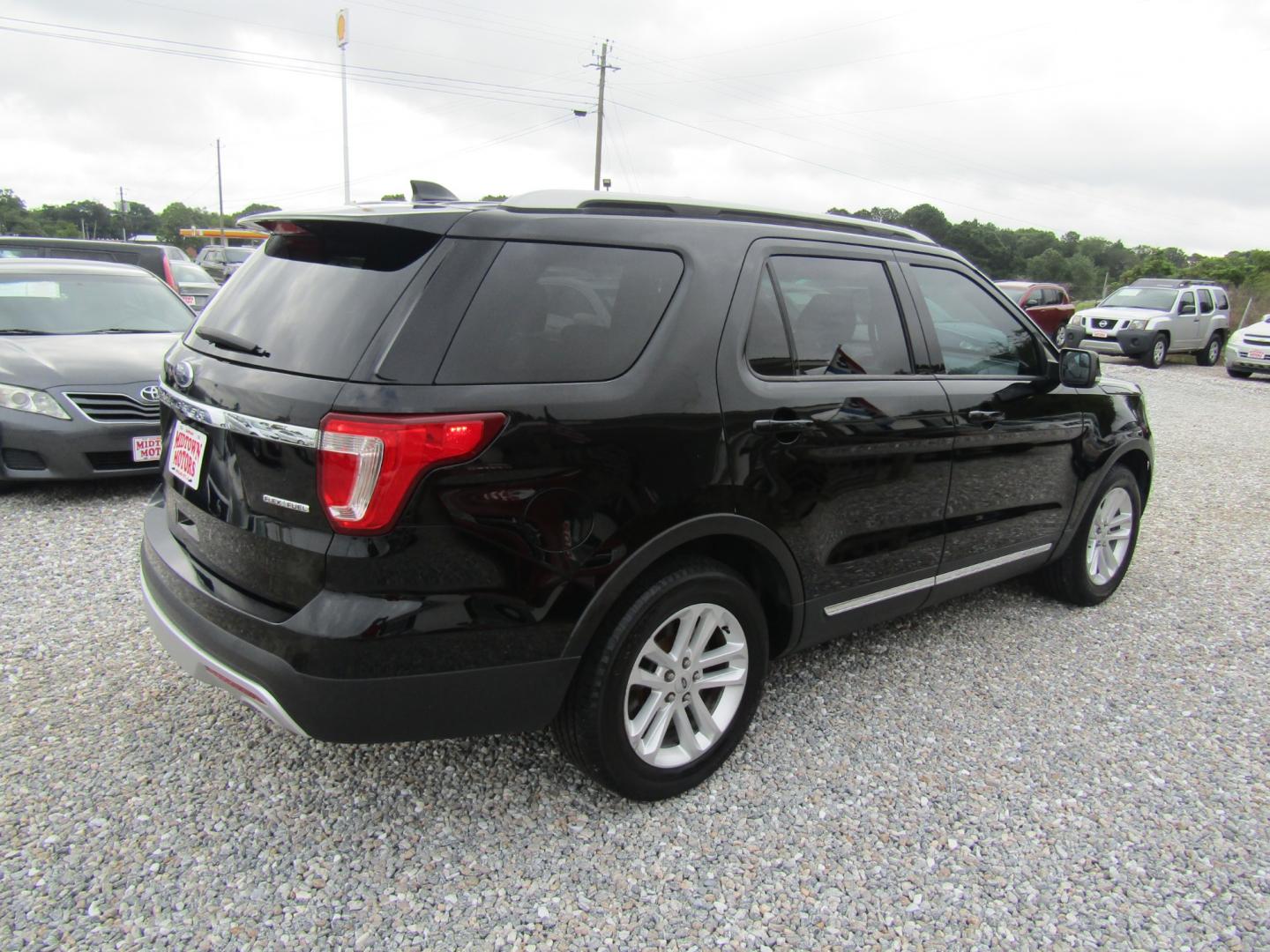 2016 Black /Tan Ford Explorer (1FM5K7D89GG) with an V6 engine, Automatic transmission, located at 15016 S Hwy 231, Midland City, AL, 36350, (334) 983-3001, 31.306210, -85.495277 - Photo#7